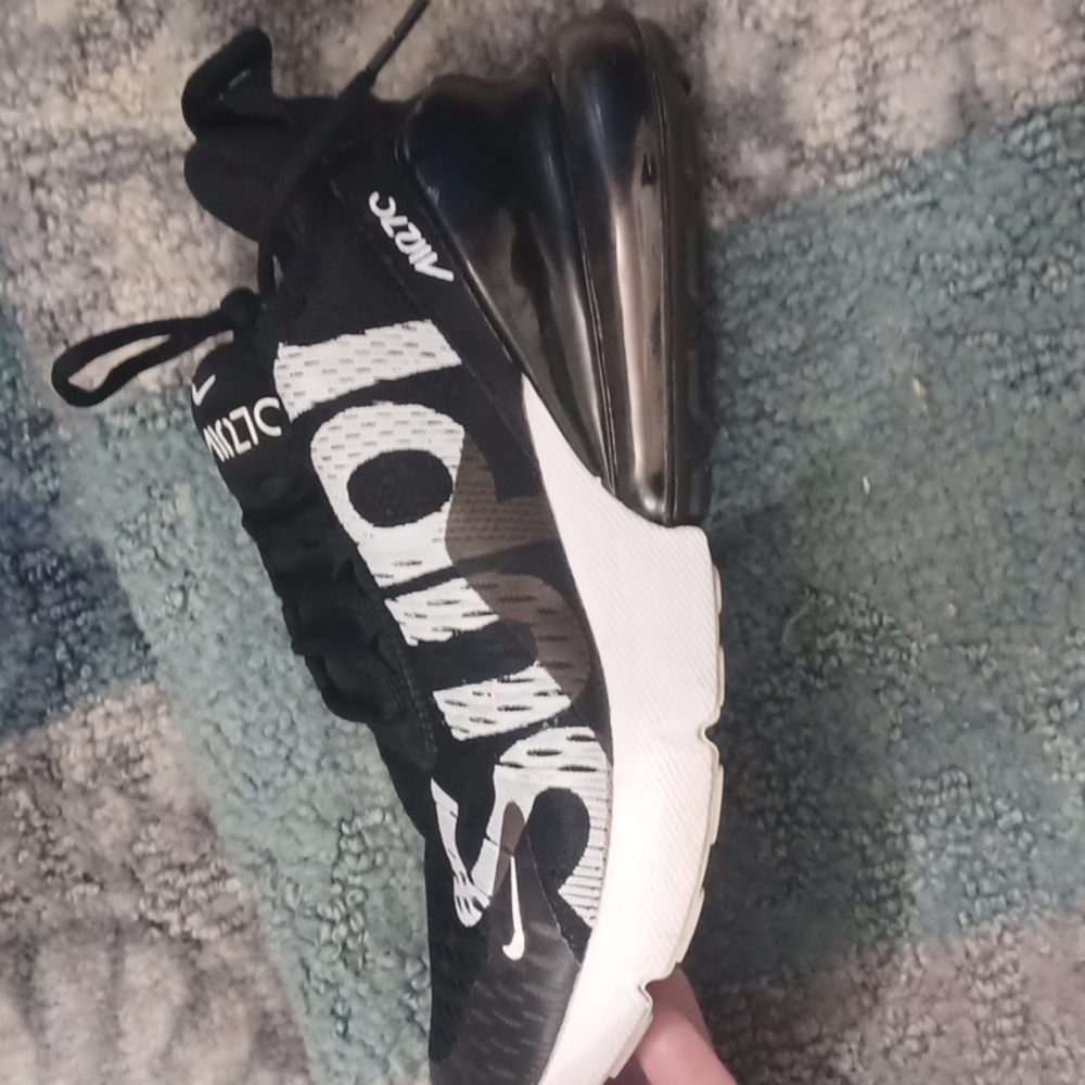 Nike 270 x supreme